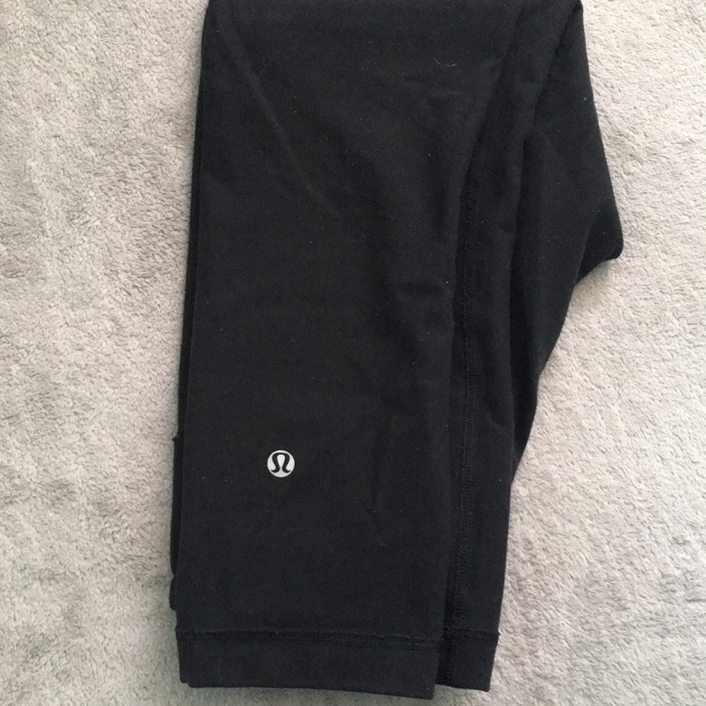 lululemon black wunder under crops